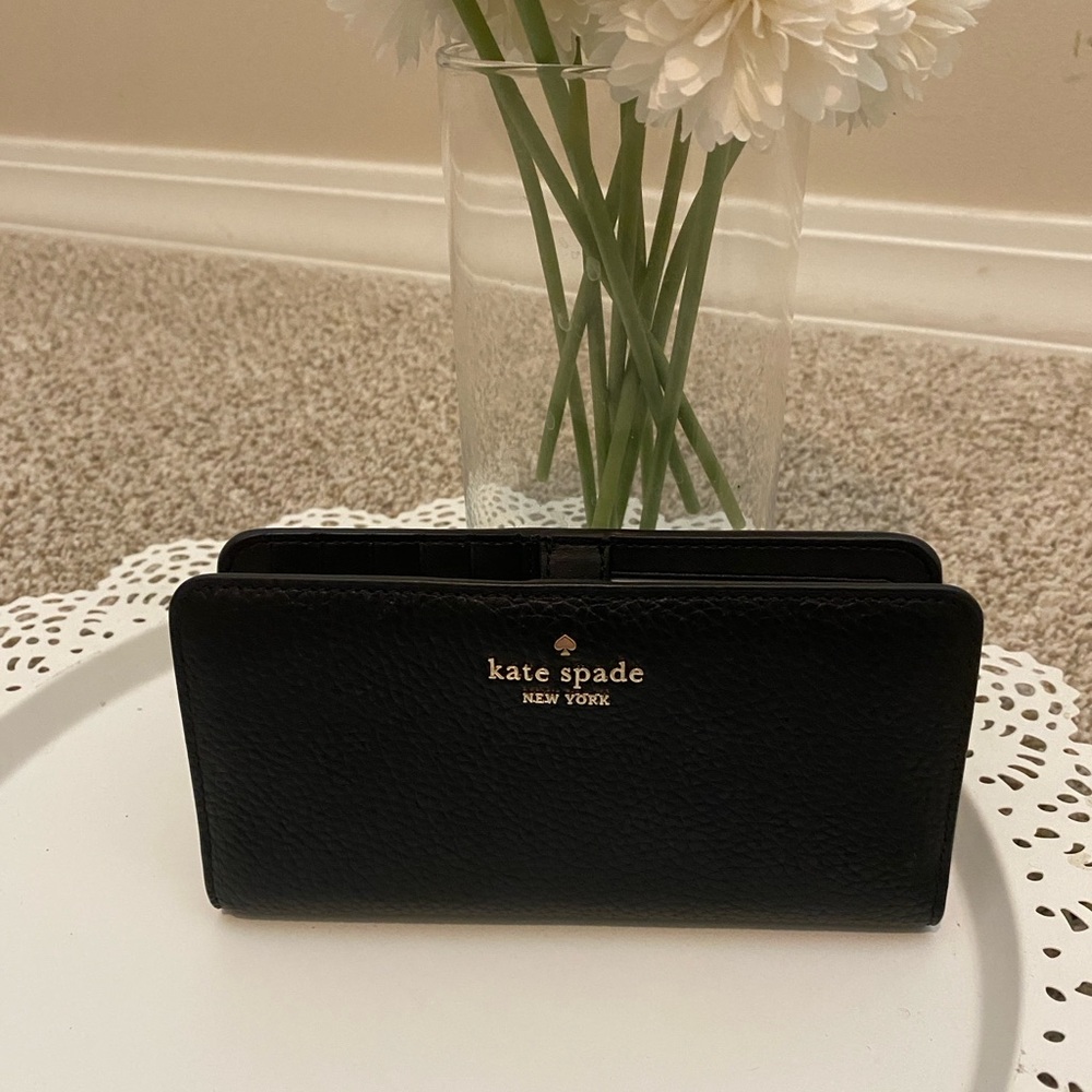 NWT! Kate Spade Dumpling Large Slim Bifold Wallet